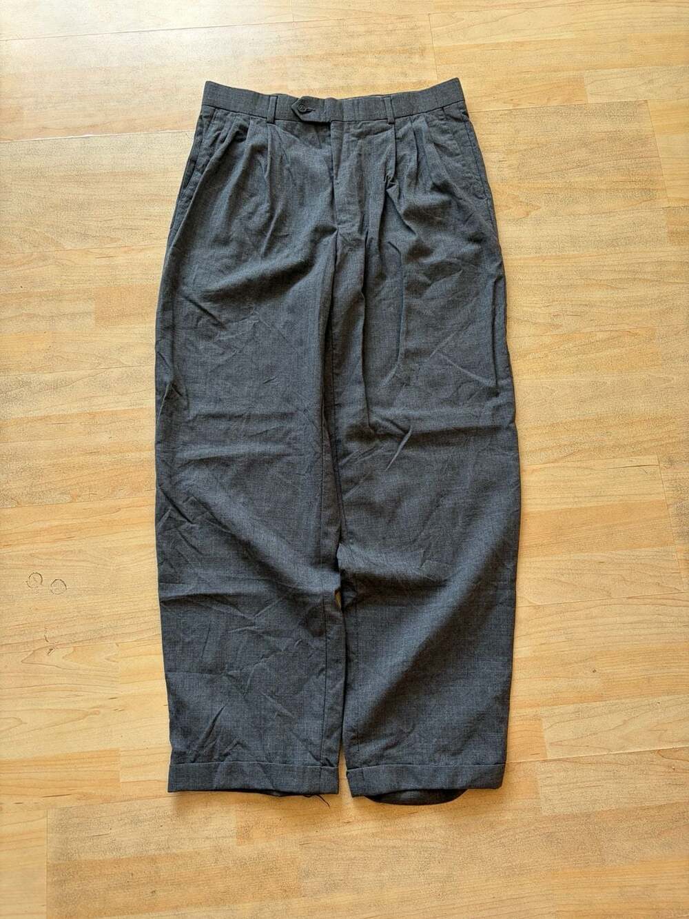 Monsieur Givenchy Pleated Trousers Size 33R Gray Wool